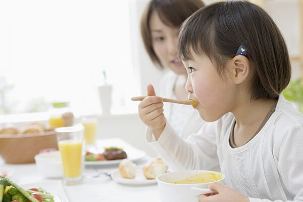 Trẻ hết biếng ăn khi áp dụng những cách dạy con của người Nhật Ảnh 3