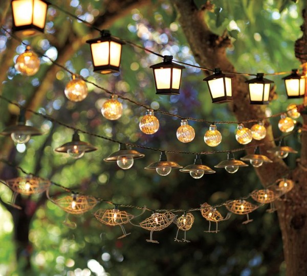  Cách chọn đèn trang trí cho quán cafe sân vườn