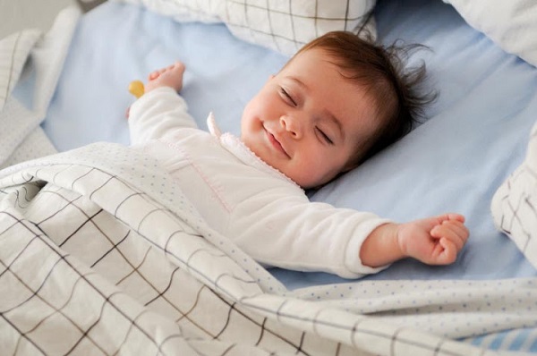 Nên hay không nên cho bé ngủ riêng ngay từ khi còn nhỏ?