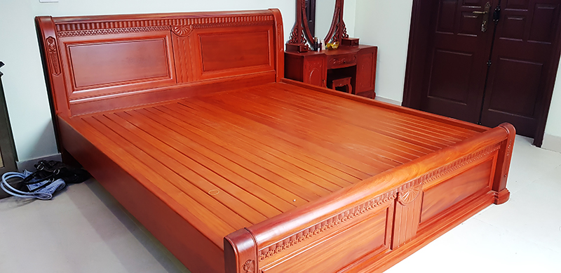 Giường gỗ giáng hương đỏ