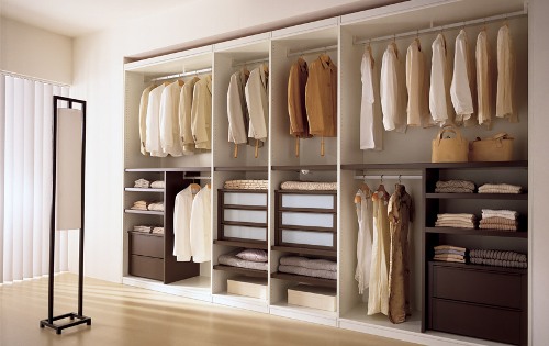 Tổng hợp các cách tiết kiệm không gian tủ quần áo cực hiệu quả