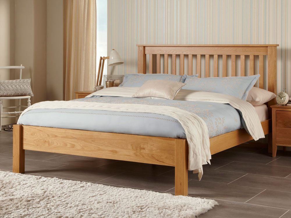 Giường ngủ đẹp từ gỗ sồi 
